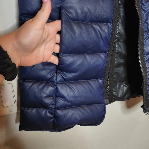 Roots Canada duck down/feathers navy blue long puffer vest. Women's size small. - Picture 2 of 16